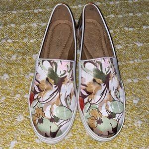 AEROSOLES So Soft Slip Ons